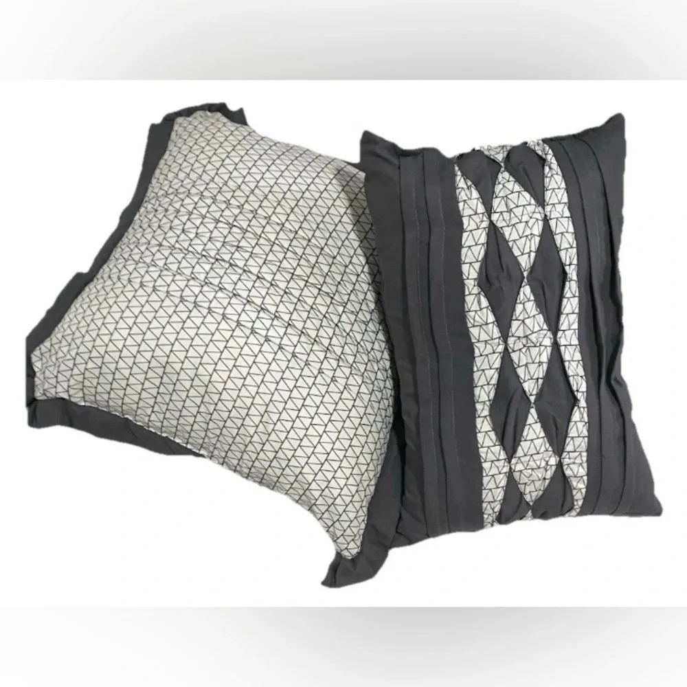 Decorative Indoor Throw Pillow Sham Gray White 2 Pieces Bedroom Living Room